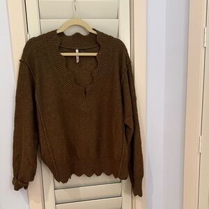 Cozy Brown V-Neck Sweater w/ scalloped detail. Nordstrom. Size L